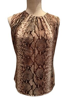 CALVIN KLEIN❤️NWT! SLEEVELESS, GATHERED NECK, REPTILE PRINT BLOUSE.